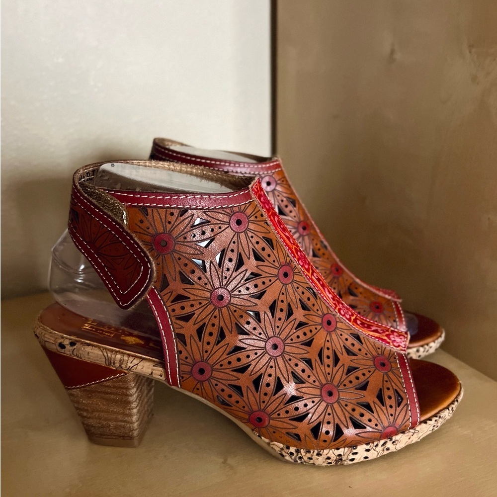L'Artiste Spring Step Marjan-Cam Brown Floral Laser-Cut Leather Sling-back Heels - Picture 3 of 12